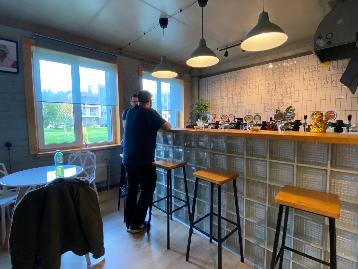 Ребята сделали ремонт сами, получилось круто!