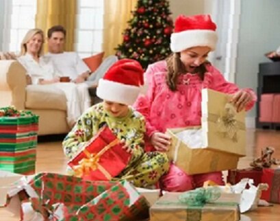 Дети должны получить новогодние6 подарки обязательно!