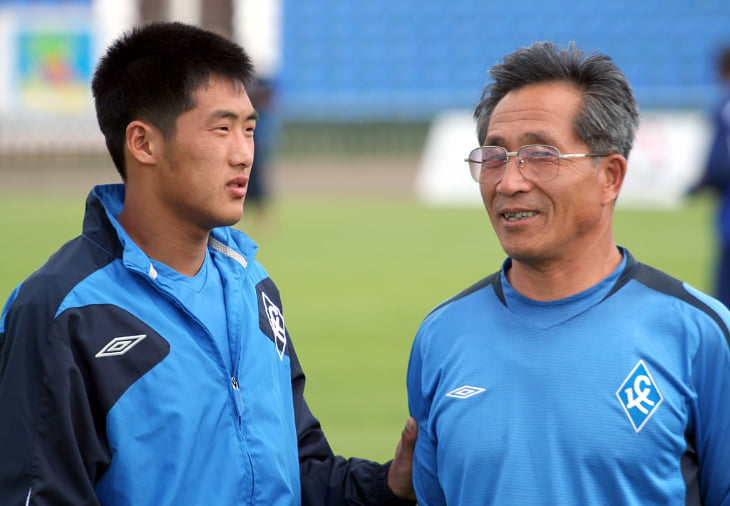 Цой Мин Хо с личным переводчиком