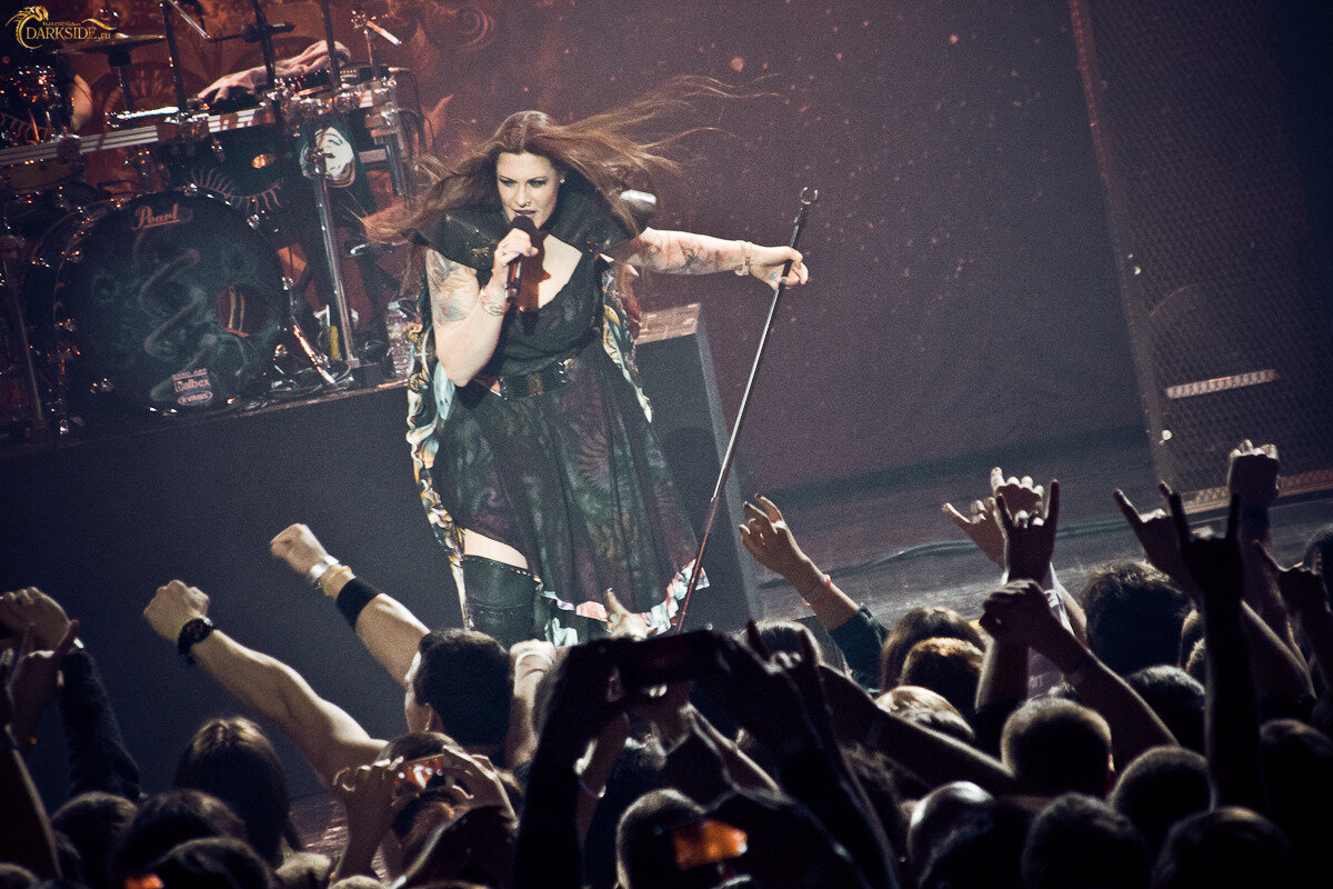 Nightwish концерт. Найтвиш гастроли 2023. Nightwish Floor Jansen. Найтвиш на сцене. Вокалистка группы найтвиш сейчас.
