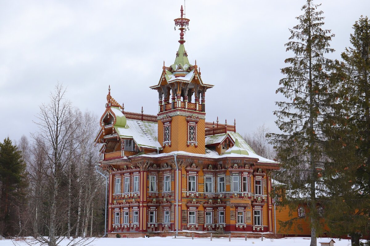 Лесной терем Асташово. Костромская область.