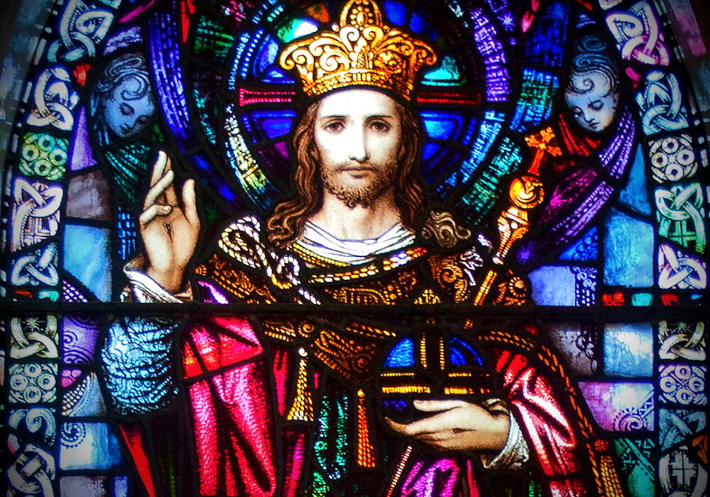 Почему Иисус изображается с атрибутами царской власти: Скипетром, державой и короной?