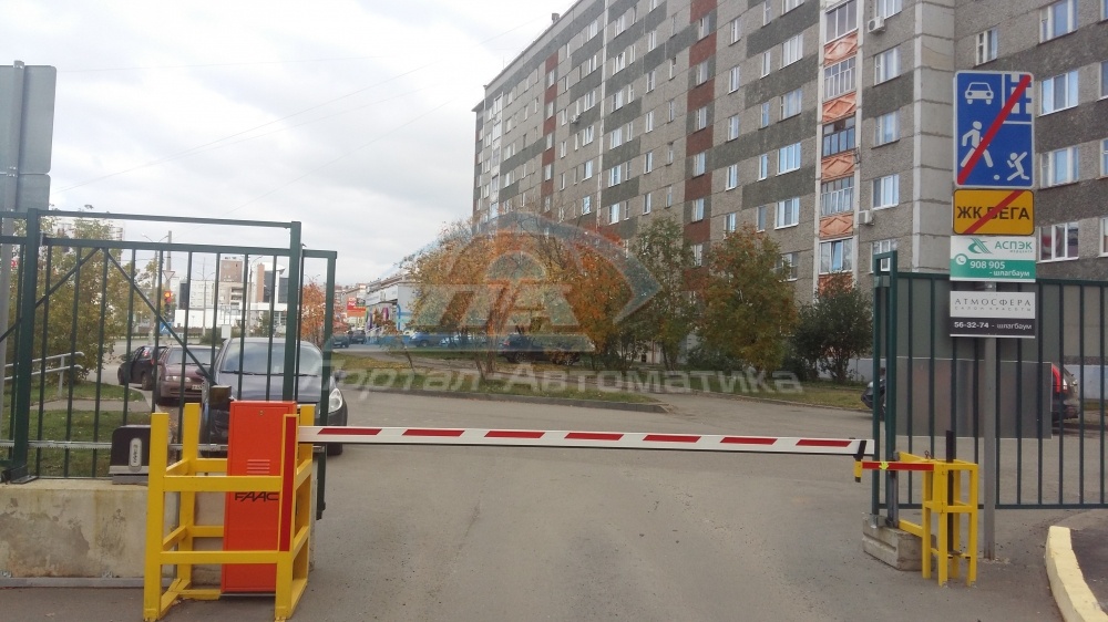 Шлагбаумы с антивандальным ограждением в ЖК