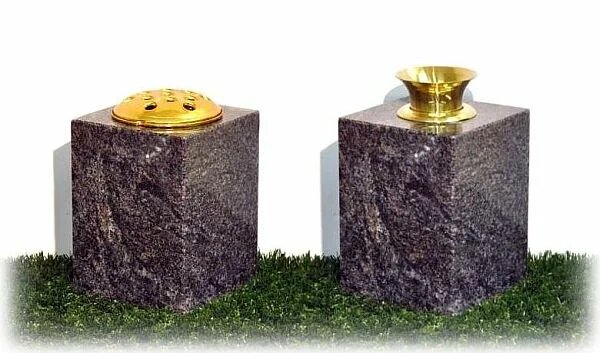 Гранитные вазы на могилу