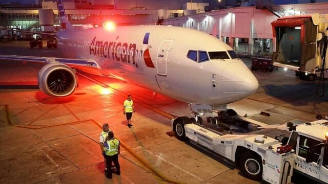 АВТОР ФОТО, GETTY IMAGESПодпись к фото,Компания American Airlines недавно потратила 25 млрд долларов на обновление парка своих самолетов