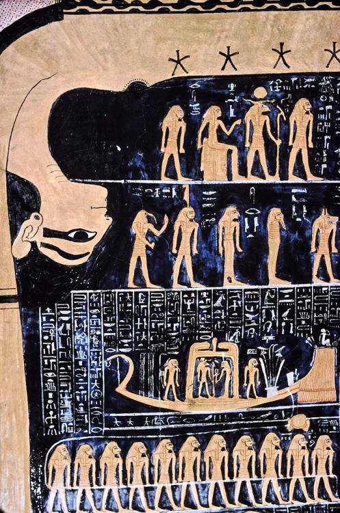 Видите звездочки сверху? Это души людей. Как человечки.