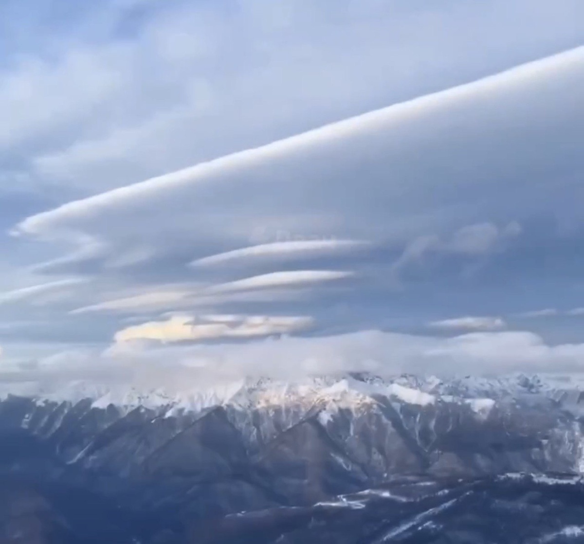 Лентикулярные облака в Сочи
