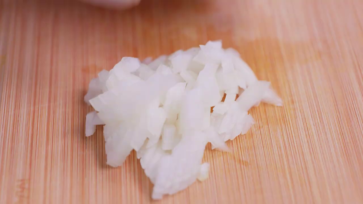 Лук, уверен вы сможете выбрать. 