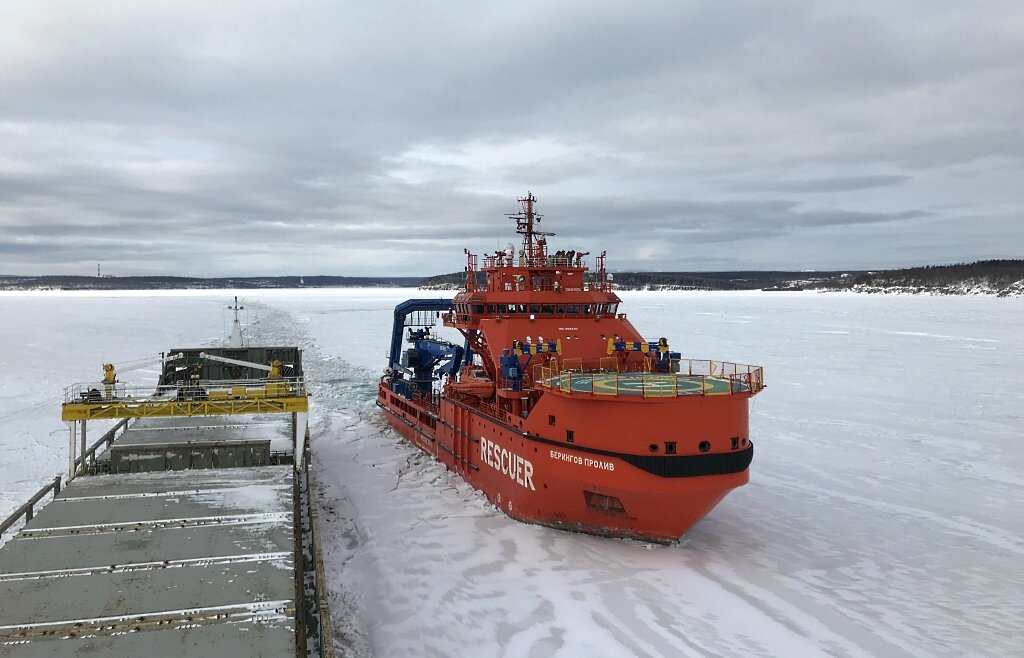 МФАСС “Берингов пролив” успешно выполняет аварийно-спасательные работы в ледовых условиях / Фото: Росморречфлот