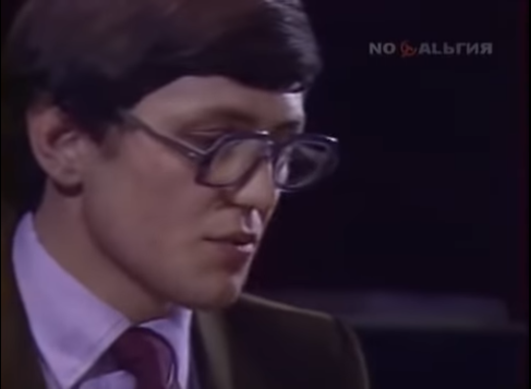 Кадр из игры "Что? Где? Когда?" от 20 апреля 1982 года.