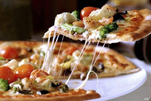 Ингредиенты  4 порции 

Пшеничная мука  175 г
Соль  по вкусу
Оливковое масло  1 столовая ложка
Сухие дрожжи  1 чайная ложка
Вода  125 мл