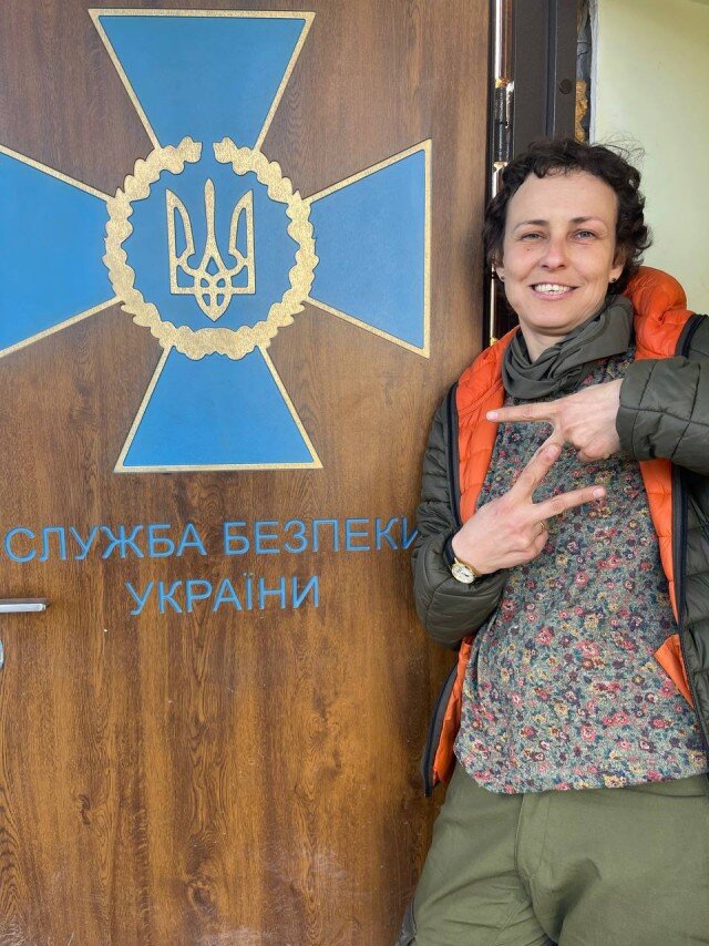 Мастер-класс от Юли Чичериной. А вот кстати украинскую "вилочку" так просто не покажешь и не нарисуешь. Как, впрочем, и российского двуглавого орла... 