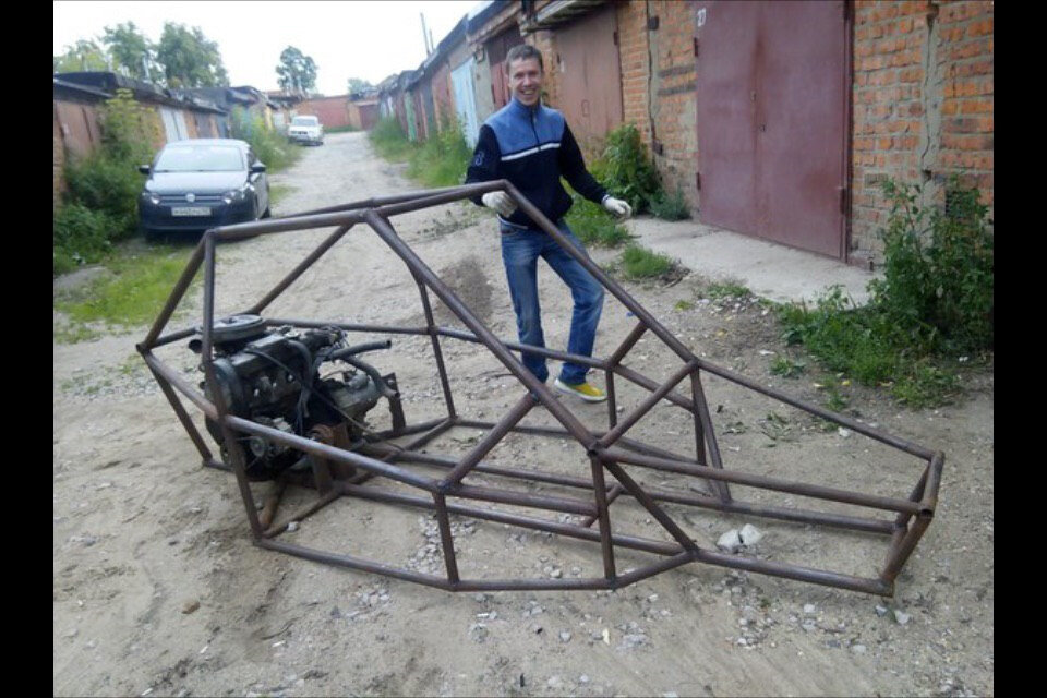 Вот эта заготовка рама багги с которой все началось и тот самый знакомый)