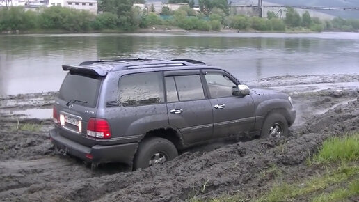 Download Video: Lexus LX470 vs Hummer H3 vs УАЗ. Кто круче?