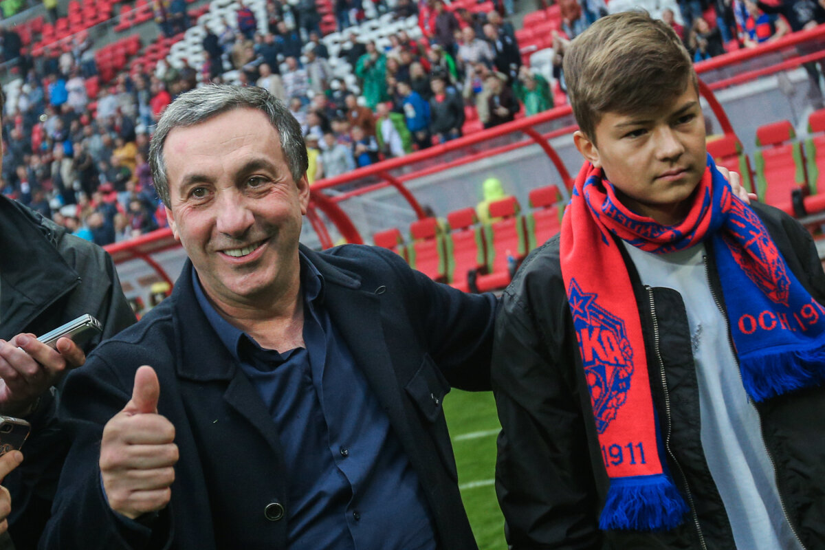 Евгений Гинер: «Леонид Викторович понимал, что цель не достигнута. Поэтому, видимо, решился на такой шаг. Это не трусость, напротив, главный тренер осознает, что несет ответственность за результат». Фото: «БИЗНЕС Online»