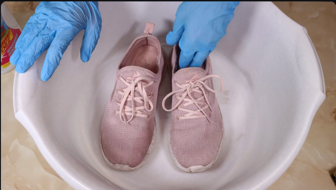 Как отмыть тканевые кроссовки