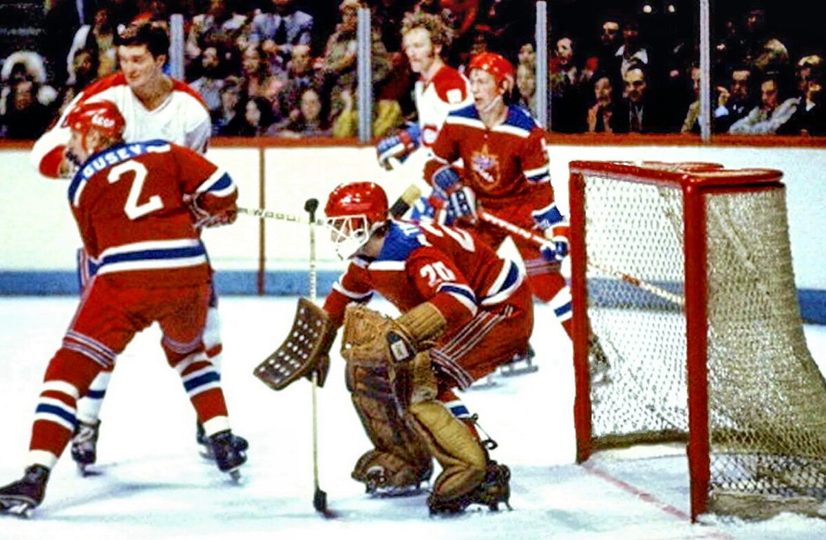 изображение с яндекс.картинки (ЦСКА-"Монреаль". Опасный момент у ворот "армейцев")