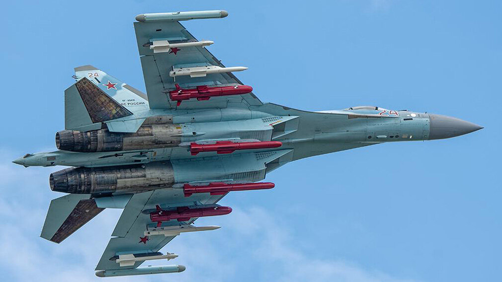 Су-35 в боевом настрое.  фото: картинки  яндекса.
