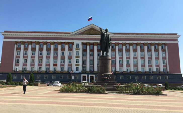    В администрации Курской области поздравили военнослужащих с Днем ВМФ