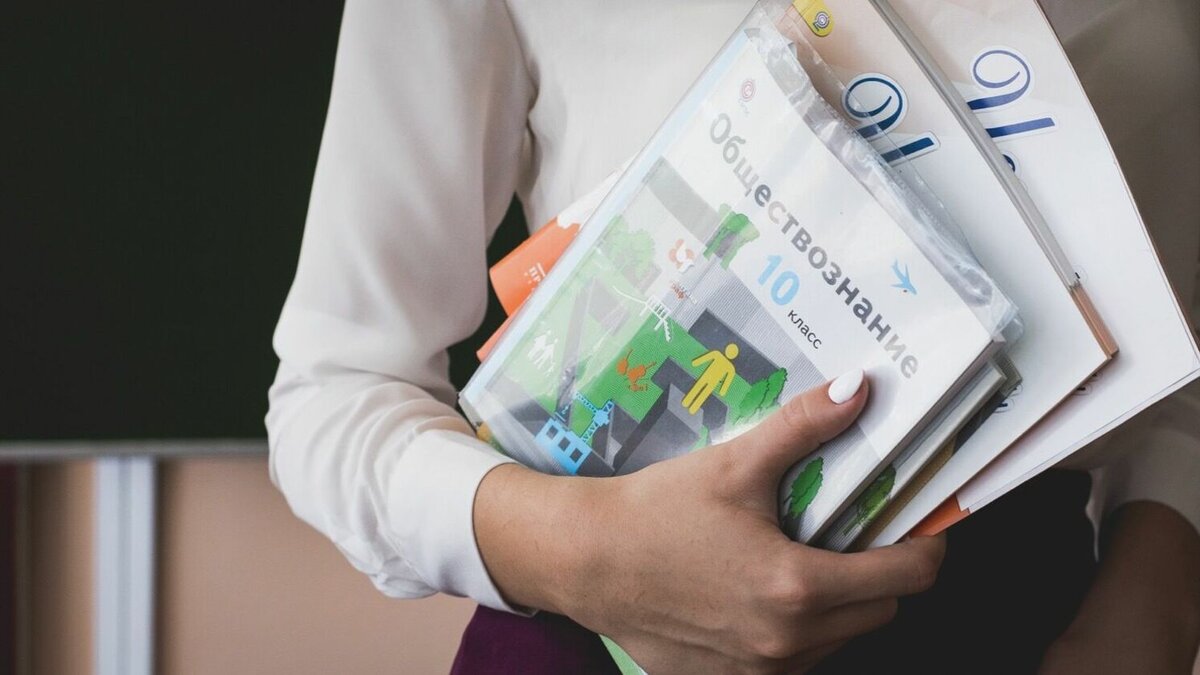     Мэр Набережных Челнов Наиль Магдеев попросил у педагогов выделять особое внимание детям, чьих отцом призвали в рамках частичной мобилизации. Об этом пишет портал «Челны-биз.ру».