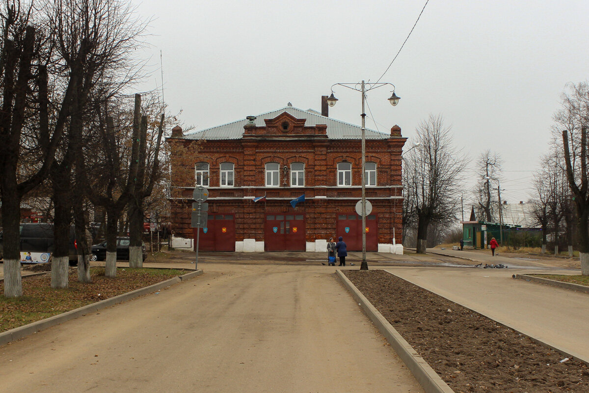 В каких домах живут простые люди в Киржаче в 100 километрах от столицы |  Самый главный путешественник | Дзен