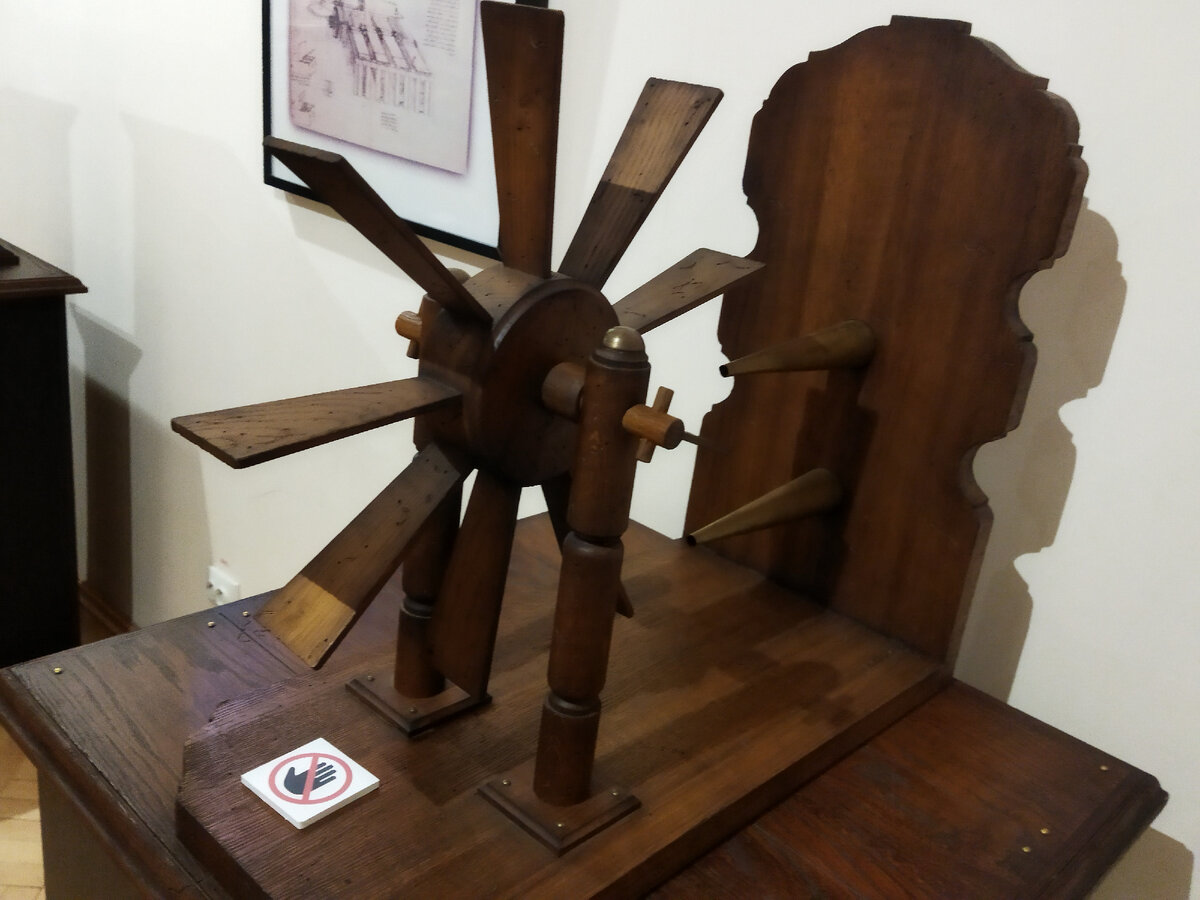 Прибор для измерения скорости ветра и воды