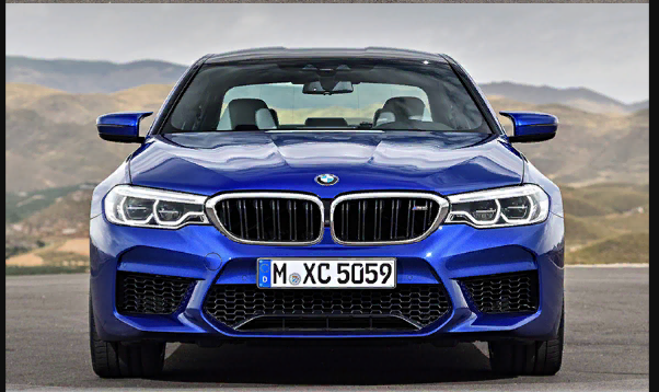 Вид BMW M5 F90 с переди