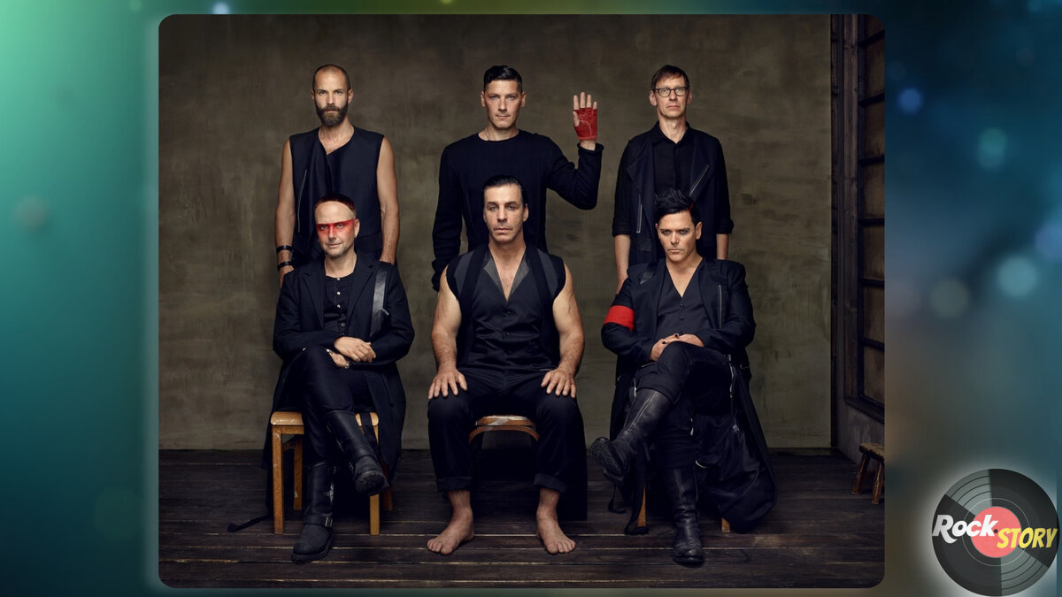 На фотографии участники группы Rammstein.