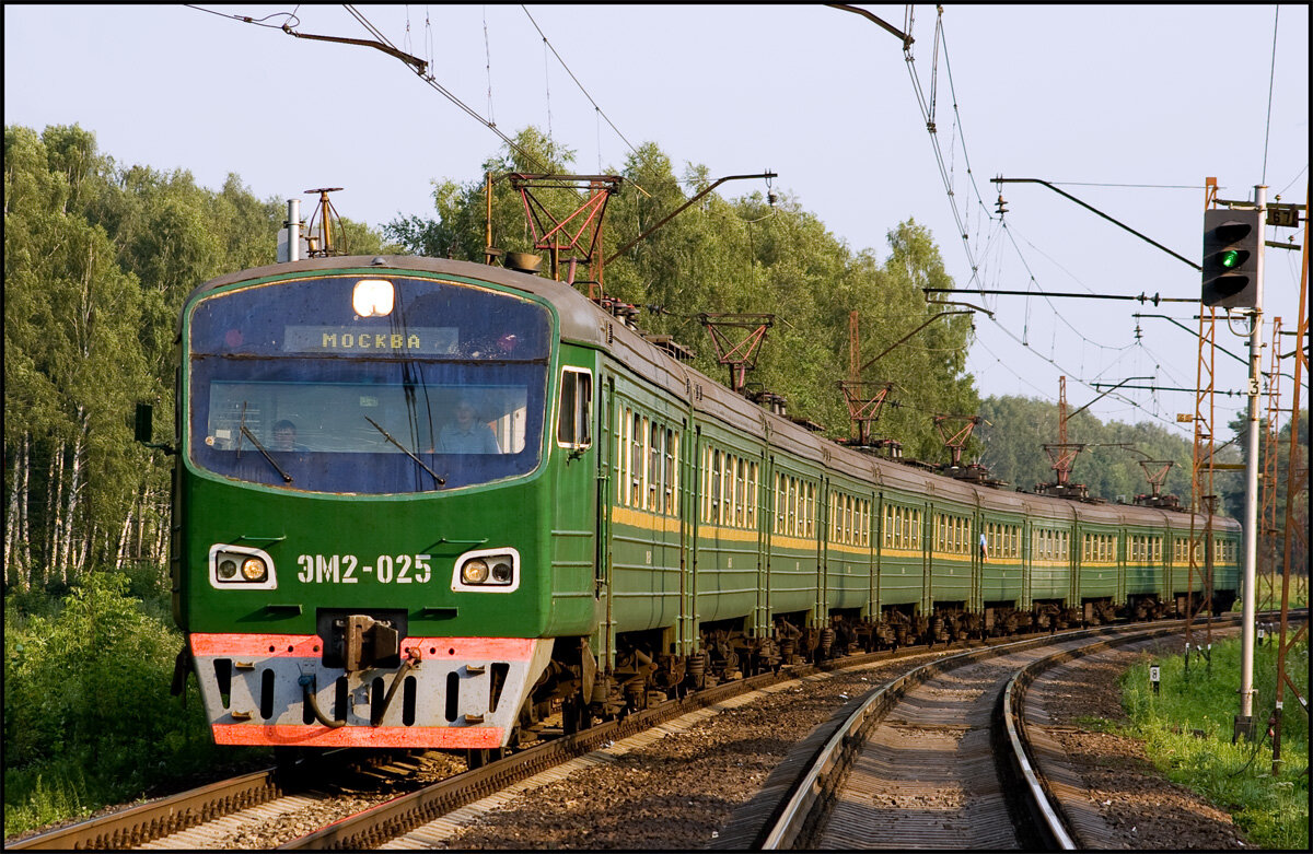 Электричка до барыбино. Эм1к 1019. Эм2-027. Эм2 электропоезд. Эм2.