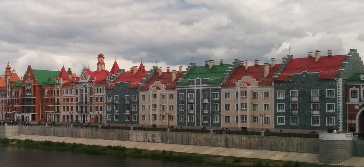 Настоящая бельгийская красота. Сразу захотелось устроиться поудобнее перед уютным домиком и отведать легендарного бельгийского шоколада.