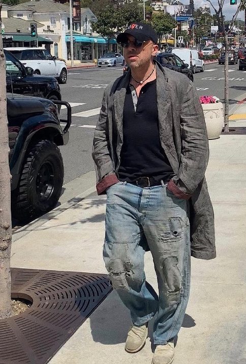 Дмитрий Нагиев серьезен и брутален)) (https://www.kp.ru)