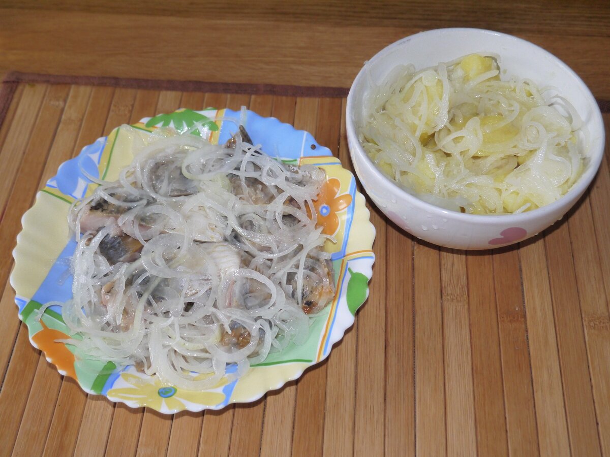 Салат из лука репчатого