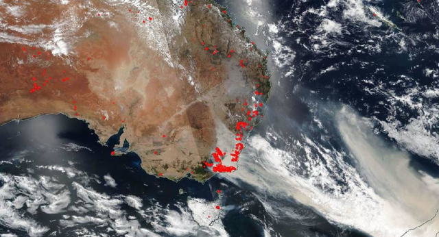 Пожары в Австралии. Спутниковое изображение, опубликованное NASA.