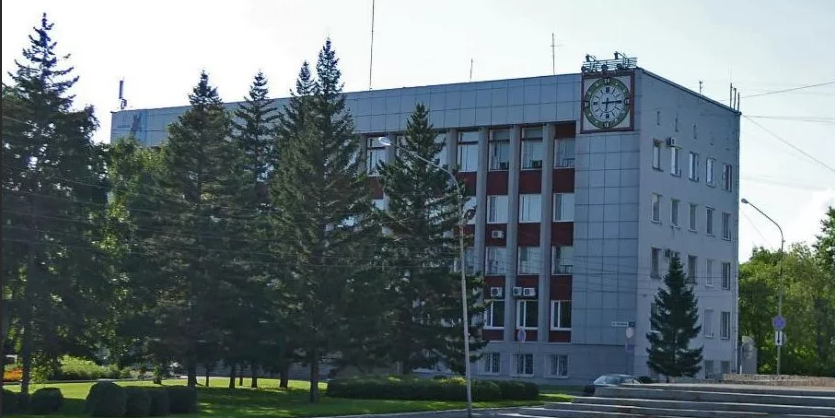 здание администрации г. Бийска