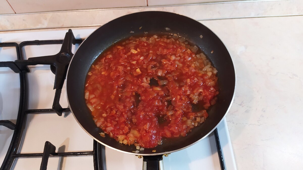 Очень вкусное блюдо из четырёх сосисок. Легко, быстро и недорого