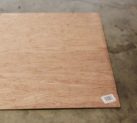 Кусок фанеры