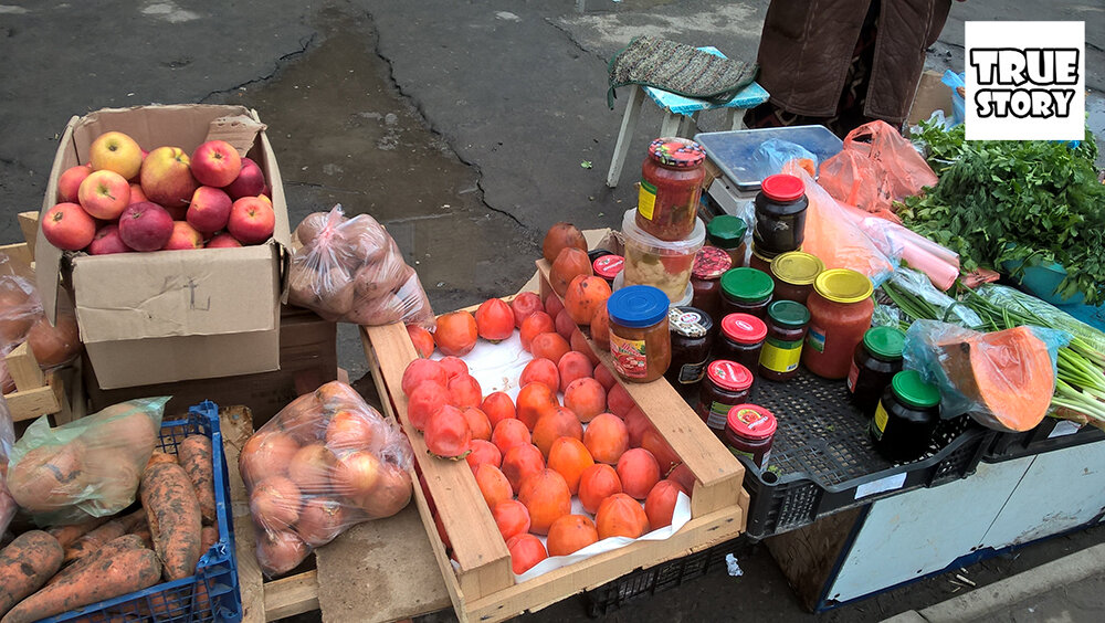 Сколько стоят продукты в деревне? Зашел на сельский рынок, где торгуют местные - посмотрел цены (отзыв)