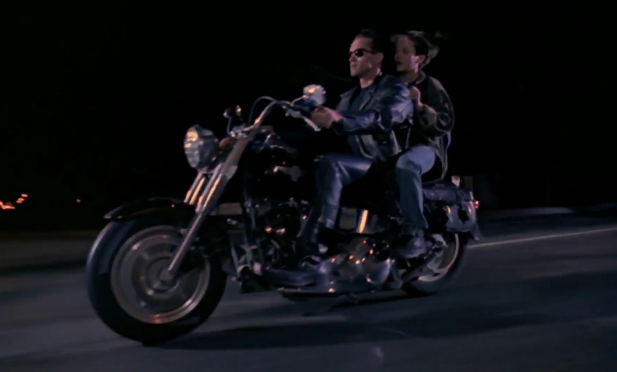 Момент из фильма "Терминатор-2"