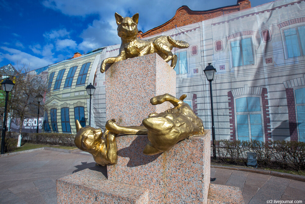 Тюмень. Сквер сибирских кошек