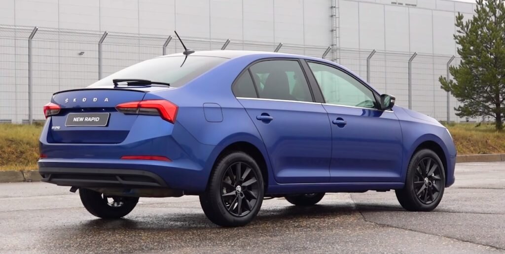 Двери и корма не изменились.