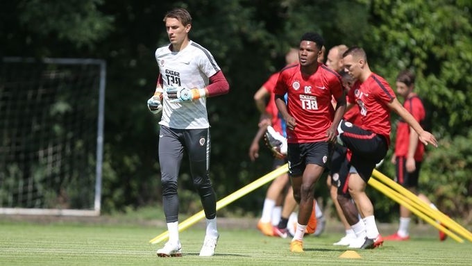 Футболисты Спарты на тренировке | фото: Милан Каммермайер 