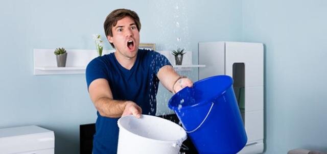 Источник фото: https://erckzn.ru/privatizatsiya/kuda-mozhno-pozhalovatsya-kogda-techet-krysha.html