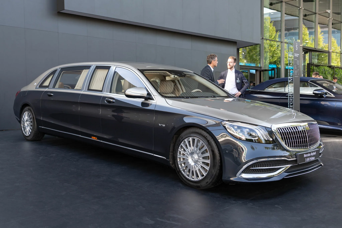 Мерседес майбах москва. Maybach s650. Мерседес Майбах s650. Мерседес Майбах 2020. Мерседес Майбах s650 Pullman.