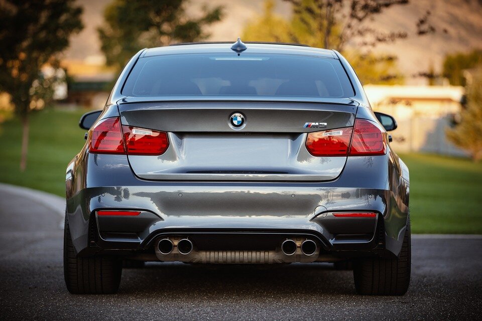 Красивая фотография BMW. Фото взято с открытого источника. 
