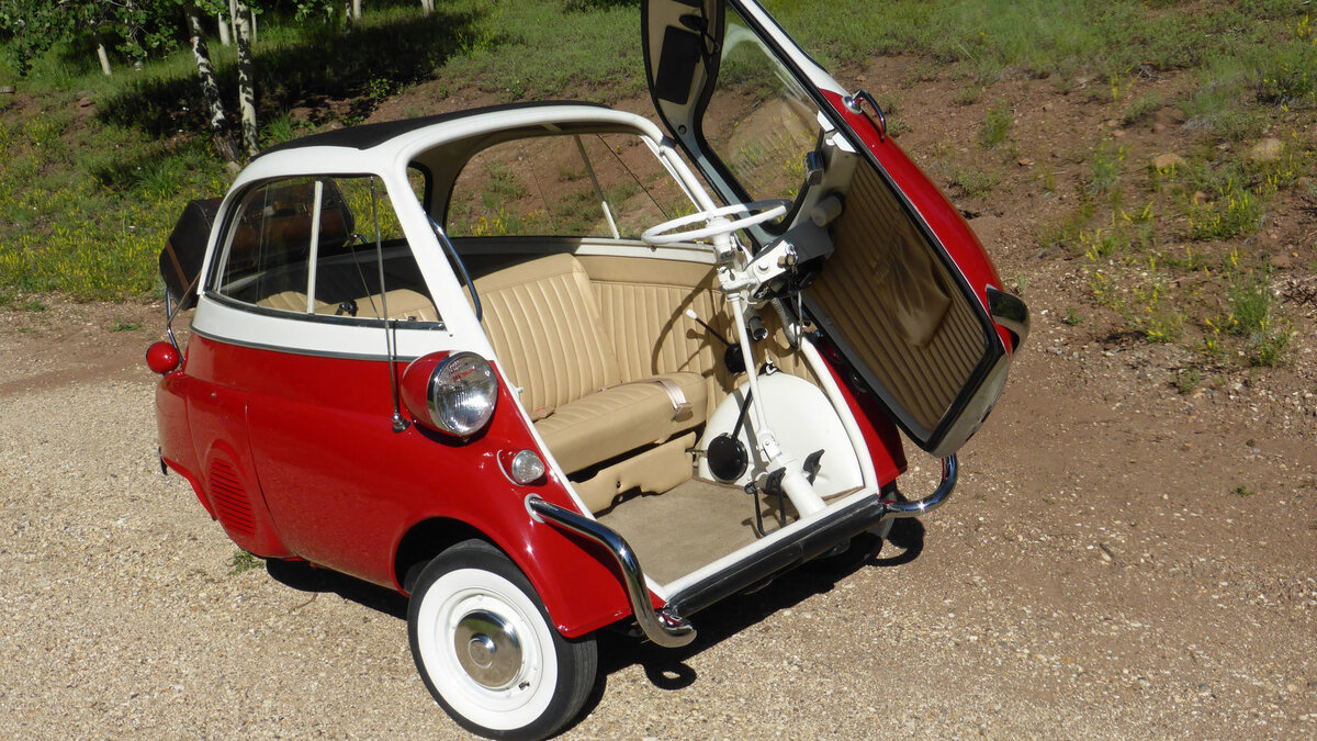 Автомобиль BMW Isetta