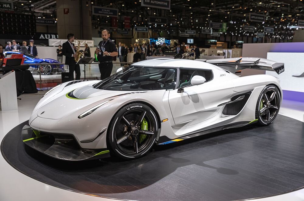 Лучшая машина года. Кенигсегг Йеско. Кенигсегг 2021. Koenigsegg Jesko. Суперкар Koenigsegg Agera 2021.