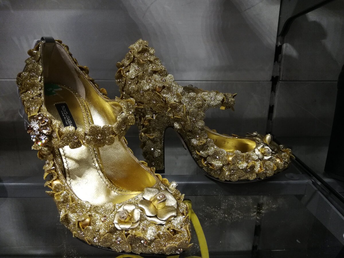 Обувь для Золушки от Dolce&Gabbana