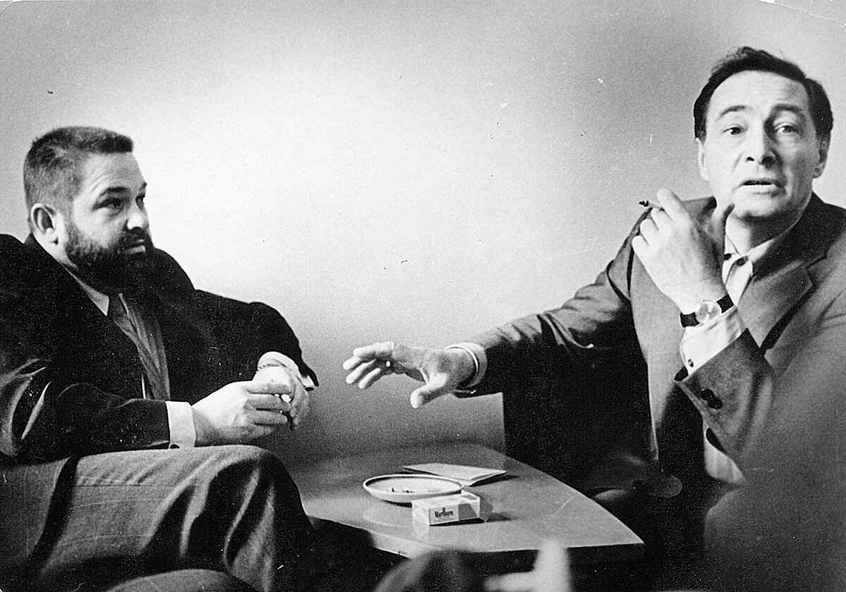  Юлиан Семенов и Вячеслав Тихонов