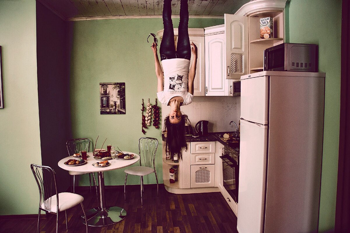 Ваша кошка, грязная одежда и старая посуда могут иметь отношение к тому, как пахнет ваш дом. Но есть причина, почему вы, не чувствуете запах своего дома.