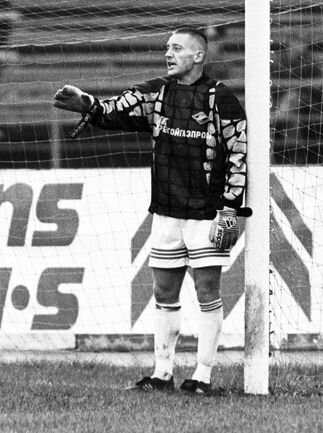 Андрей Тихонов занял место в воротах после удаления Р.Нигматуллина